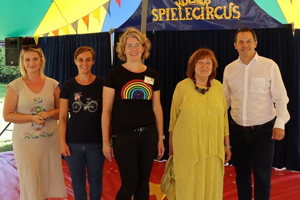 Zirkusfestival zum Geburtstag: Bürgermeister Keppeler gratulierte der Kita Regenbogen zum 40-jährigen Bestehen