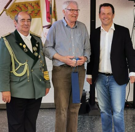 Bürgermeister Keppeler besucht das Schützenfest in Pulheim